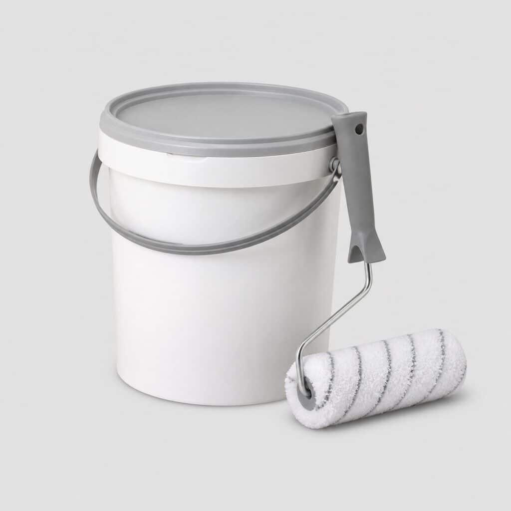 Pot de peinture de façade 10 L et rouleau, fond gris clair